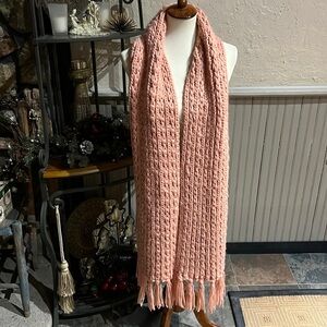 Universal Thread Scarf